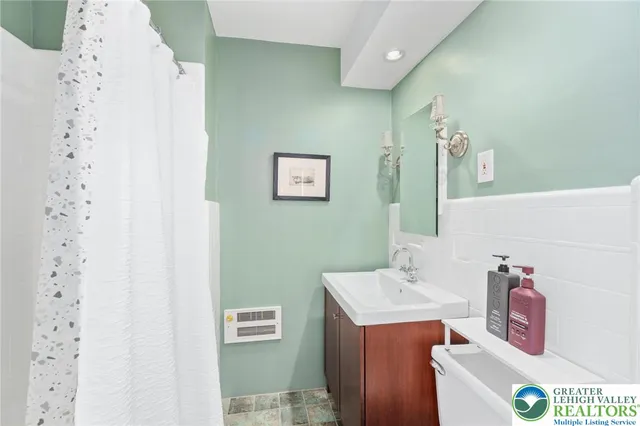 $5,000 | 1505-1509 Hamilton Street, Unit 2, Allentown, PA 18102