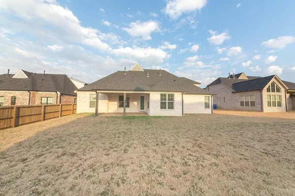 $630,000 | 5143 East Lawrenceburg Lane, Lakeland, TN 38002