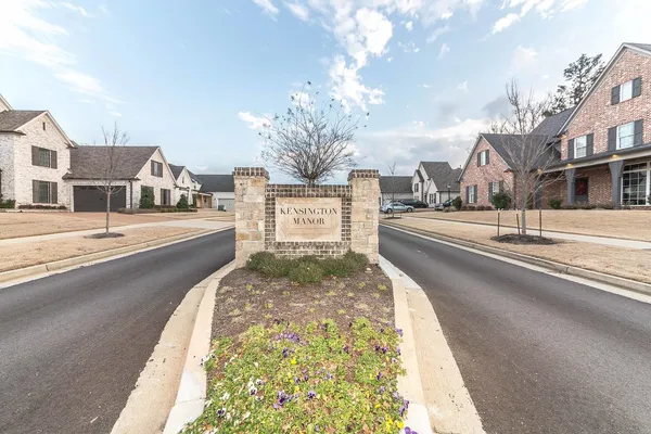 $630,000 | 5143 East Lawrenceburg Lane, Lakeland, TN 38002
