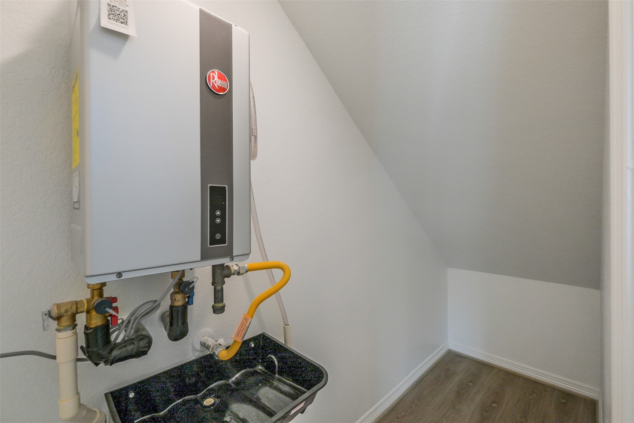 6411 Paris Street Houston, TX 77021 - Photo 18 of 33 a room with storage and utility