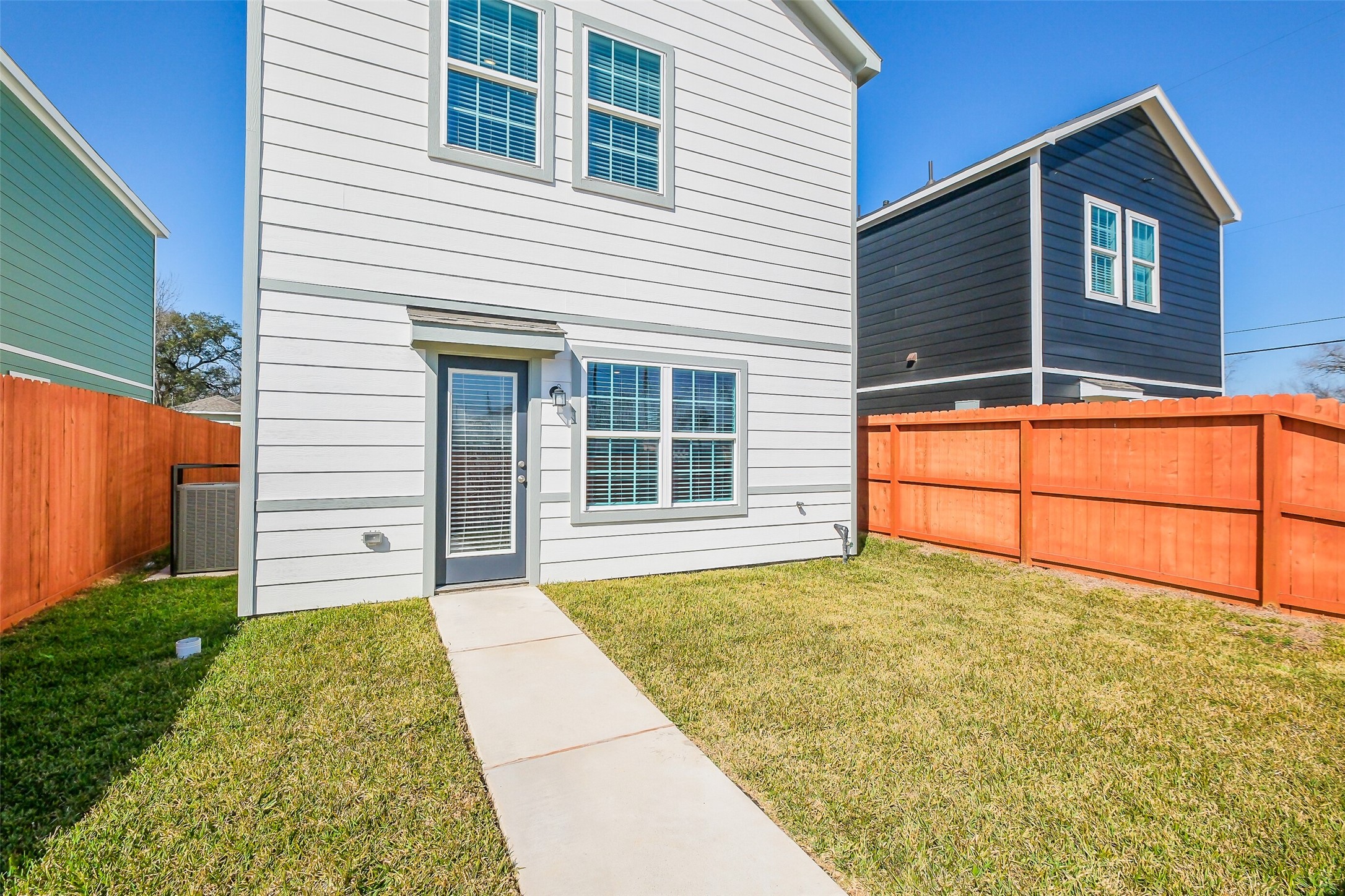 6411 Paris Street Houston, TX 77021 - Photo 29 of 33 a view of a house with a backyard