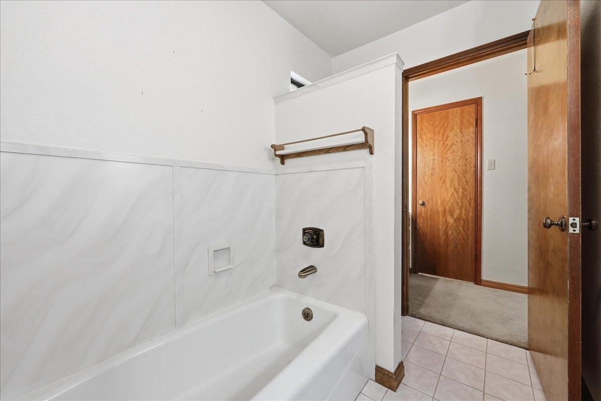 5240 Avie Lane Beaumont, TX 77708 - Photo 17 of 49