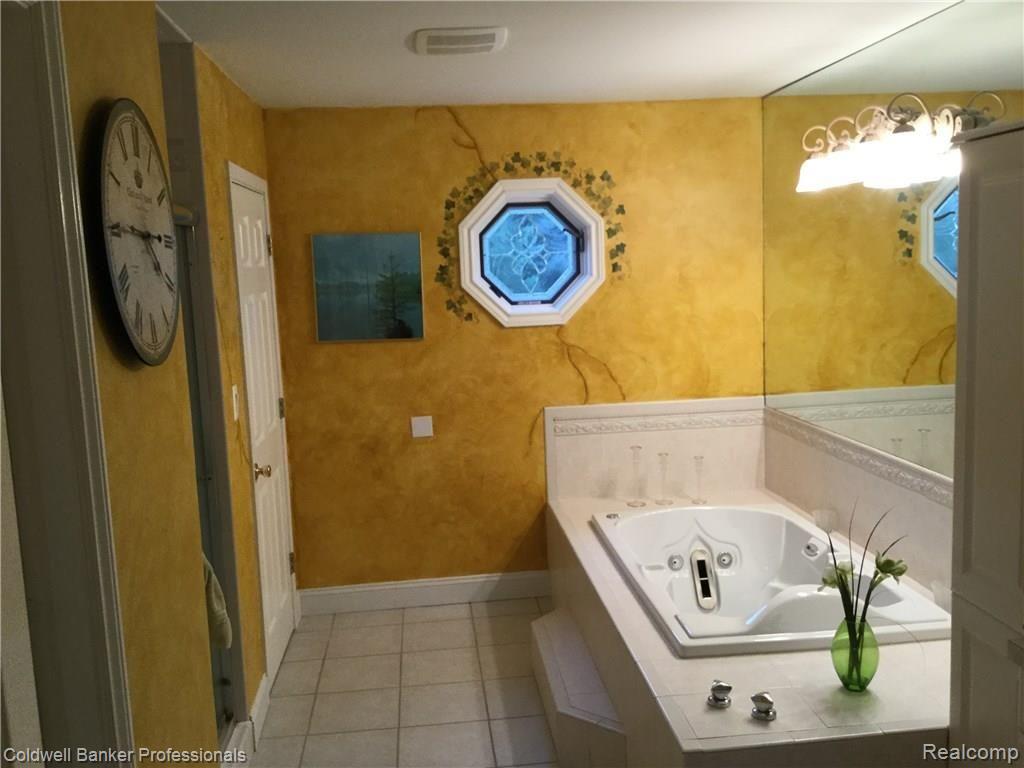 2207 Crystal Drive, Unit 20 Rochester Hills, MI 48309 - Photo 13 of 20