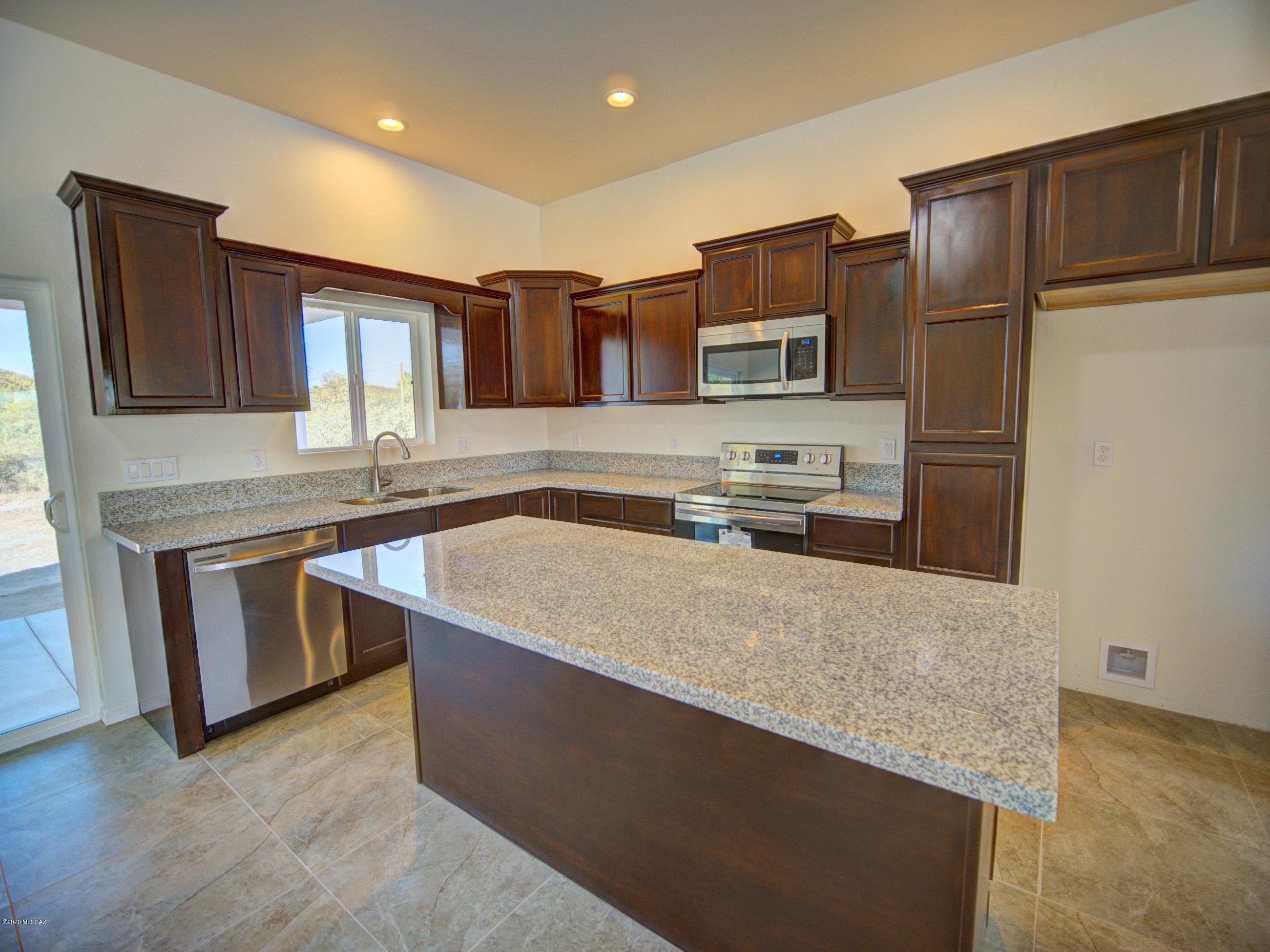870 Via Frontera Rio Rico, AZ 85648 - Photo 4 of 20