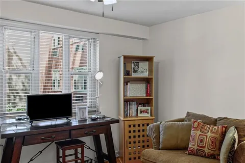 $127,000 | 4601 Fifth Avenue, Unit 221, Pittsburgh, PA 15213