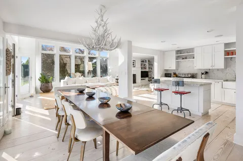 176 Sayre's Path, Wainscott, NY 11975