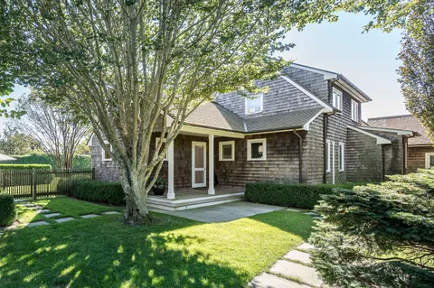 176 Sayre's Path, Wainscott, NY 11975