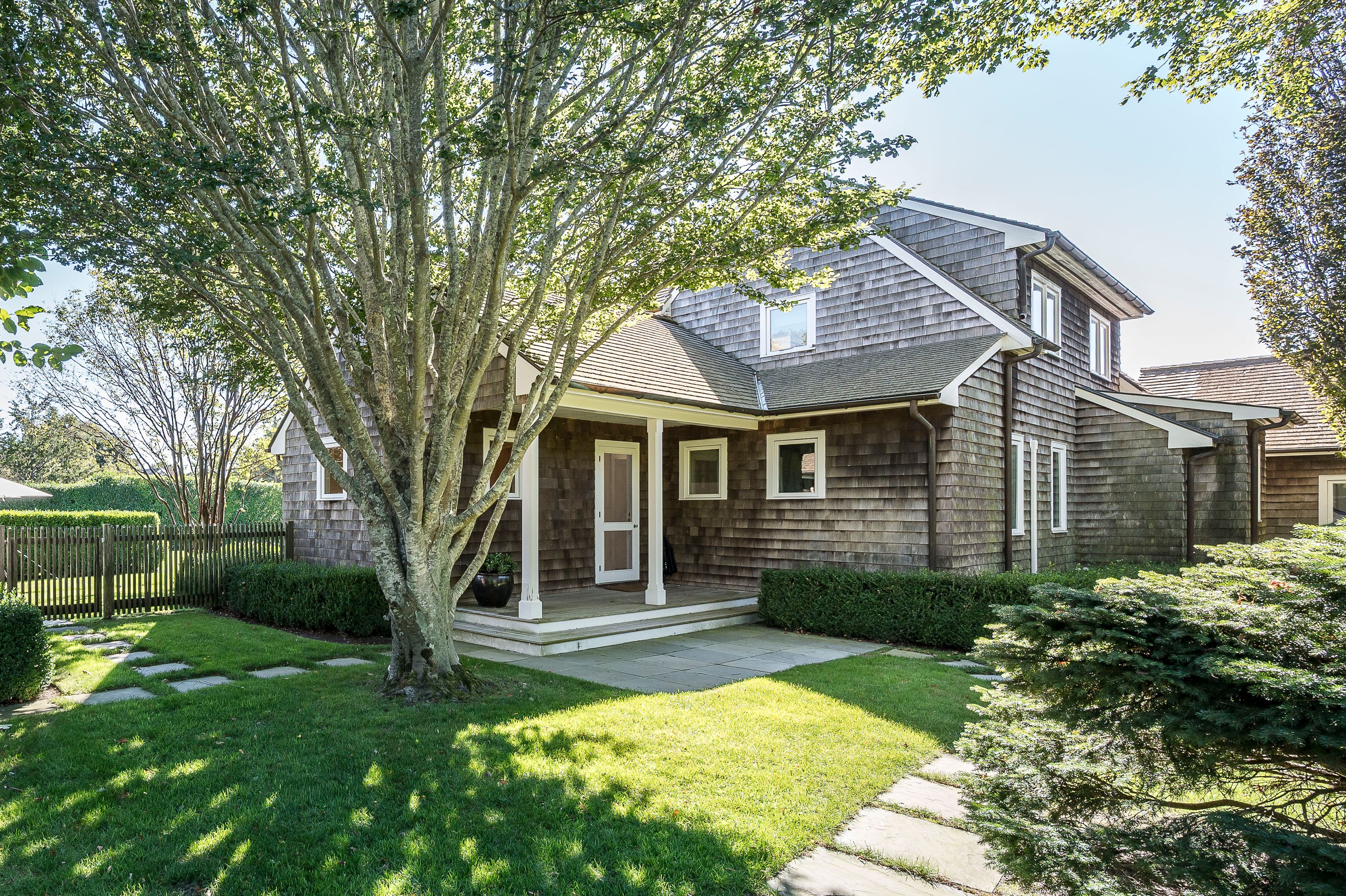 176 Sayre's Path Wainscott, NY 11975 - Photo 2 of 38