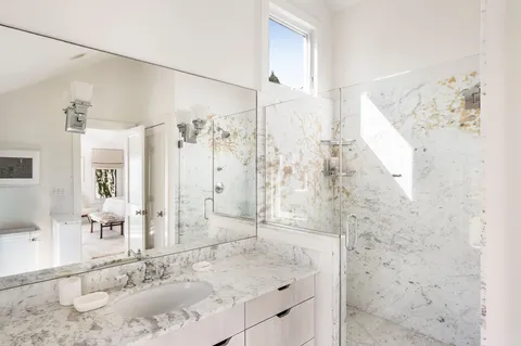 176 Sayre's Path, Wainscott, NY 11975