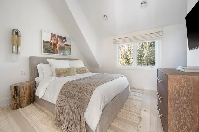 $145,000 | 176 Sayre's Path, Wainscott, NY 11975