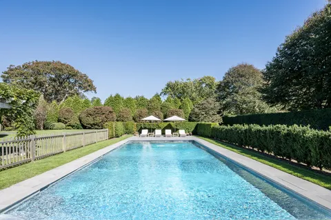 176 Sayre's Path, Wainscott, NY 11975