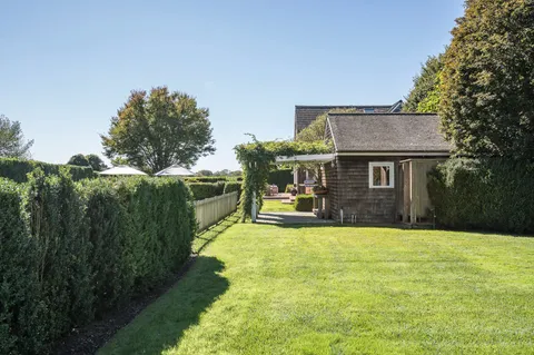 176 Sayre's Path, Wainscott, NY 11975