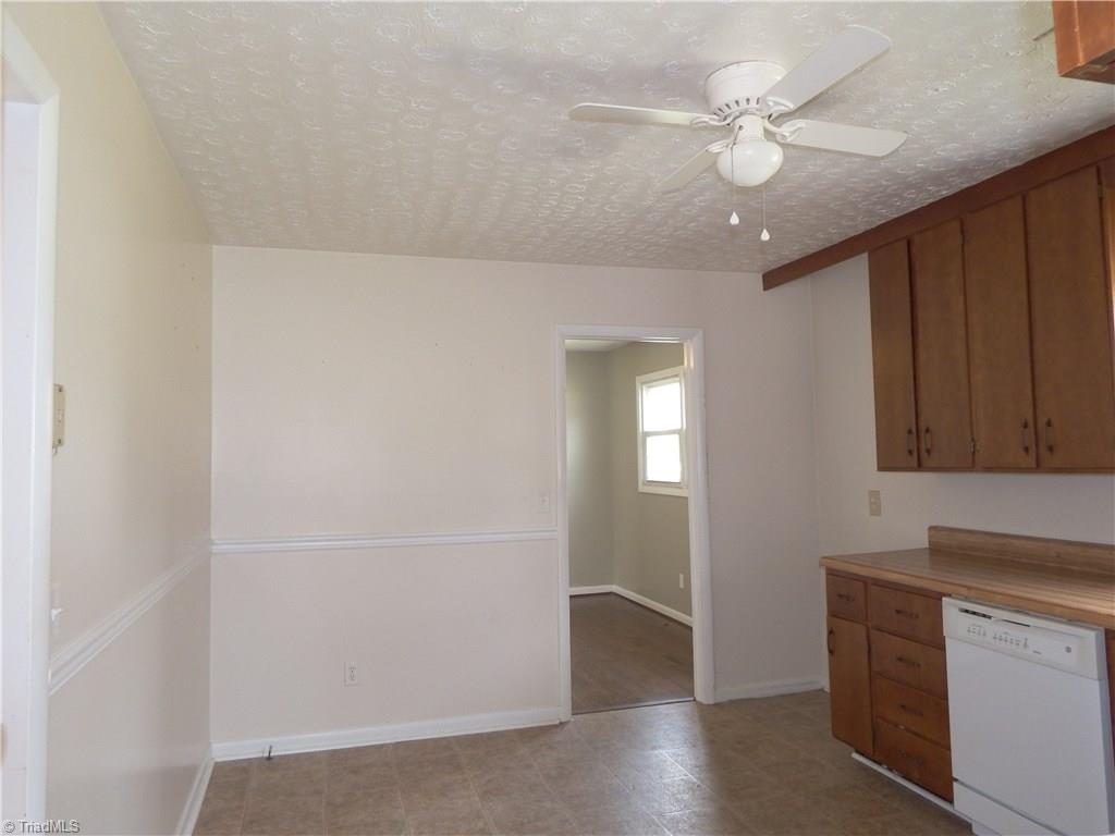 3235 Wide Country Road Pfafftown, NC 27040 - Photo 12 of 17 Eat-In Kitchen for Your Family!