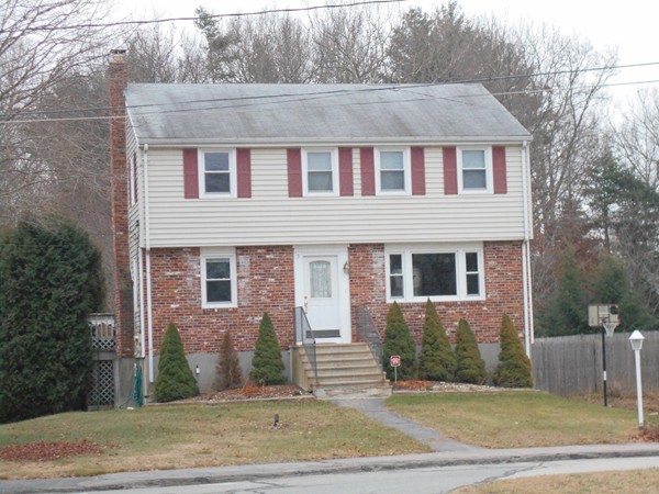 3 Mohawk Path Bellingham, MA 02019 - Photo 1 of 4 Gallery Image 1