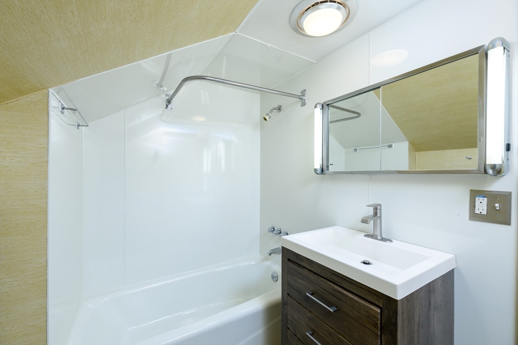 55 Old Common Road Auburn, MA 01501 - Photo 31 of 36