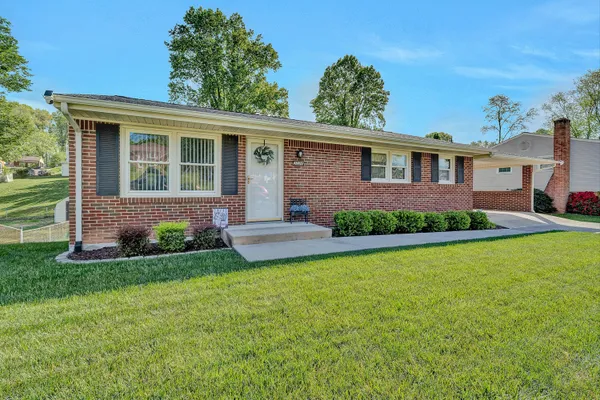 $299,950 | 3026 Pebble Drive, Roanoke, VA 24014