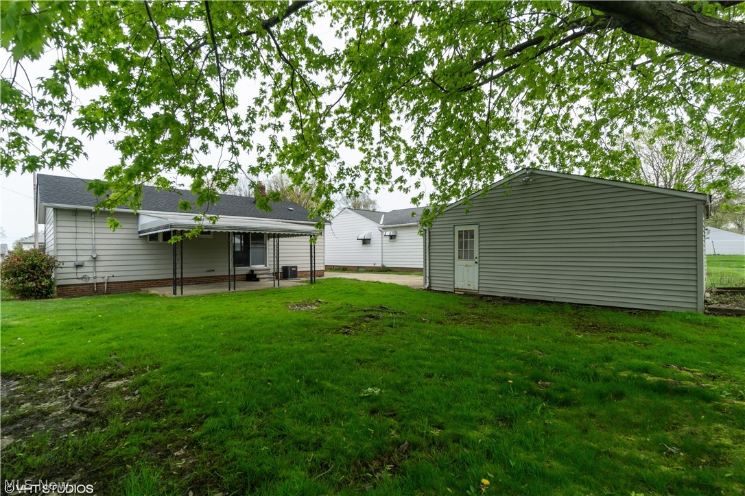30112 Vineyard Road Willowick, OH 44095 - Photo 6 of 23