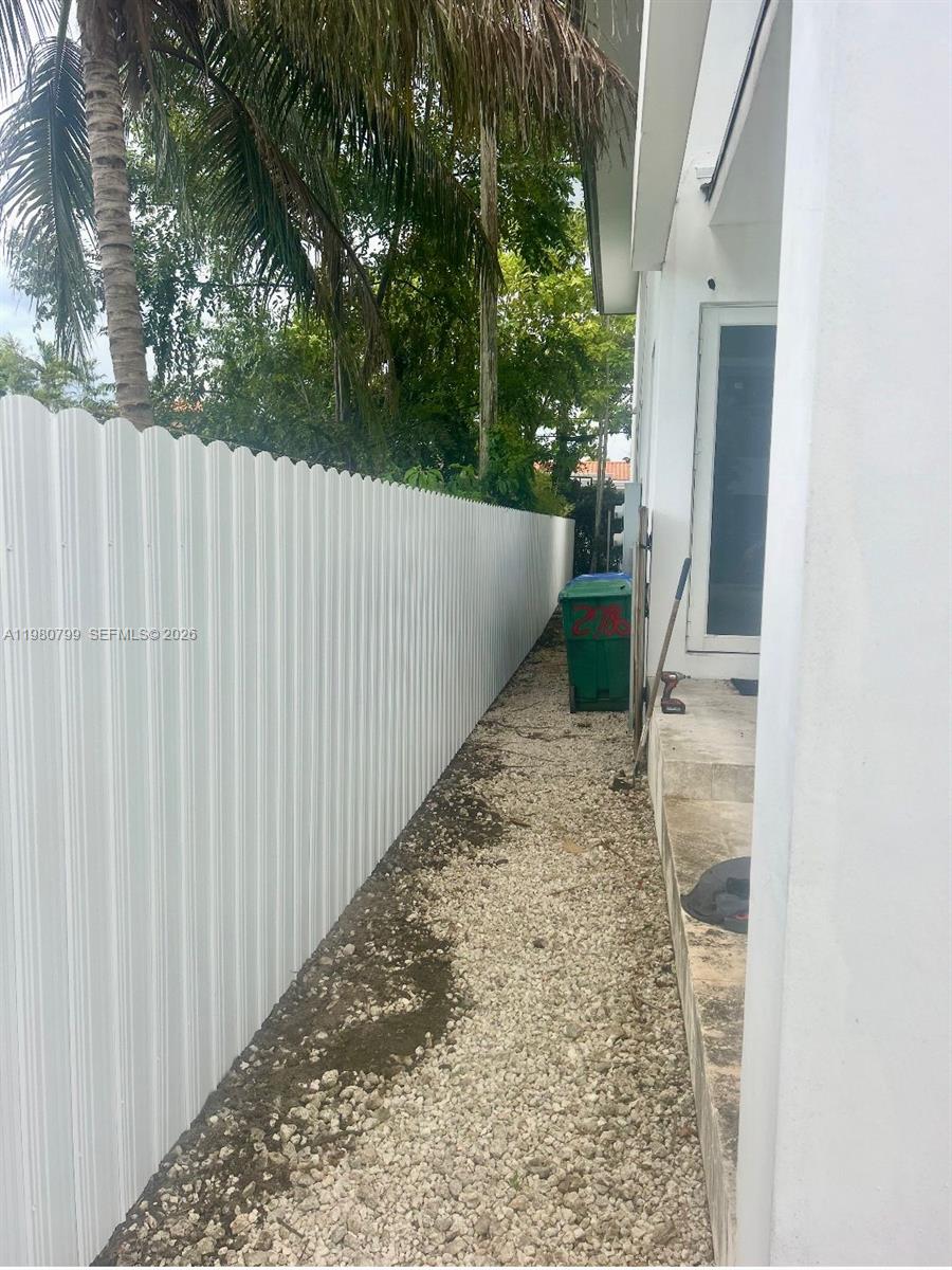 2786 Southwest 34th Avenue Miami, FL 33133 - Photo 35 of 42