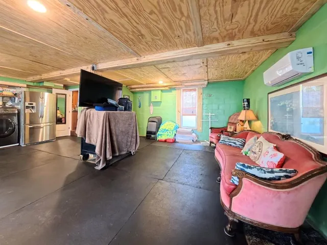 $990,000 | 434 Vermont Avenue, Daytona Beach, FL 32118