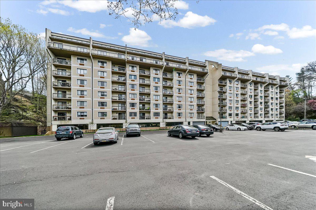 800 Avondale Road, Unit 5Q Wallingford, PA 19086 - Photo 2 of 25 Building Exterior
