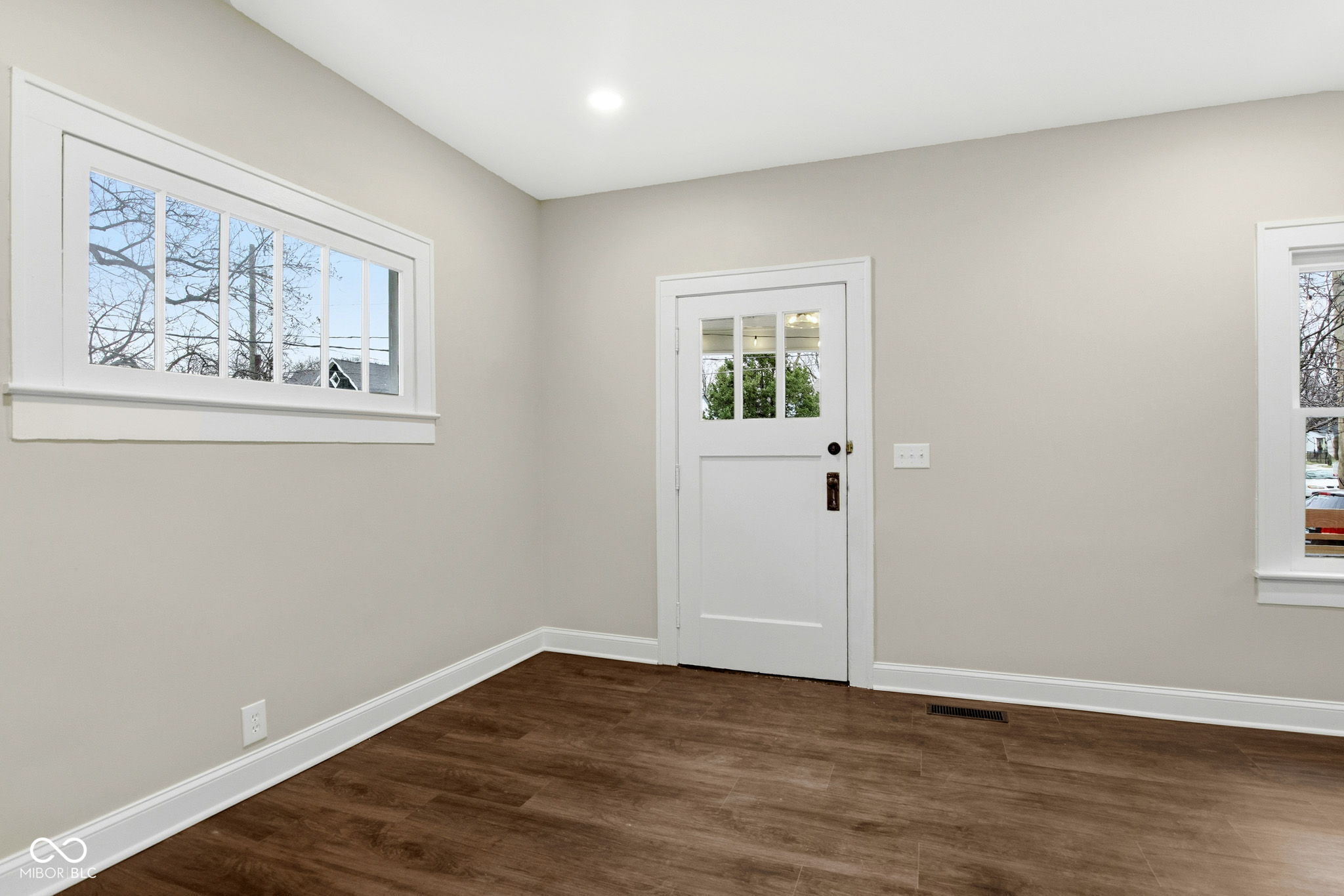 364 South Ritter Avenue Indianapolis, IN 46219 - Photo 4 of 25