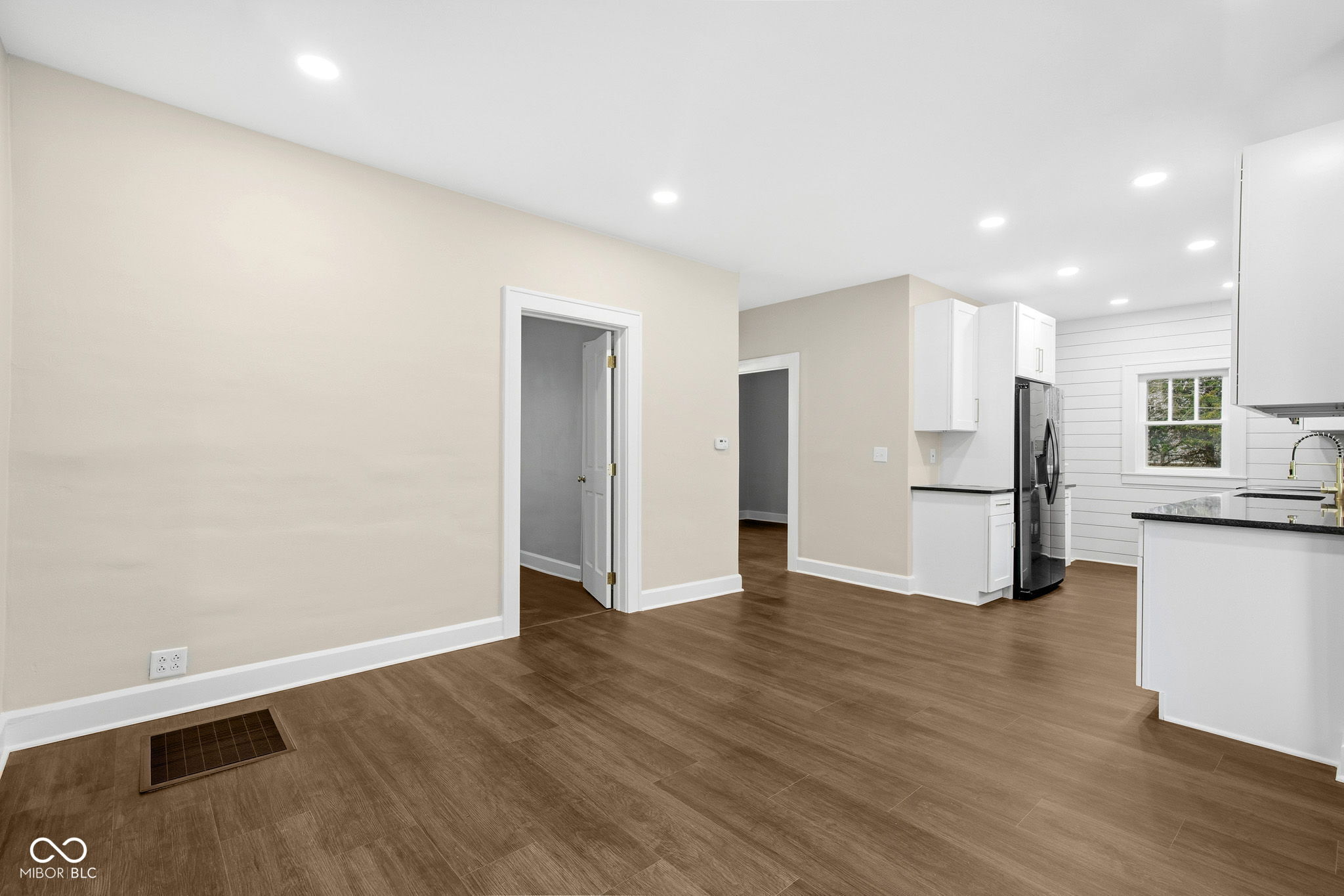 364 South Ritter Avenue Indianapolis, IN 46219 - Photo 10 of 25