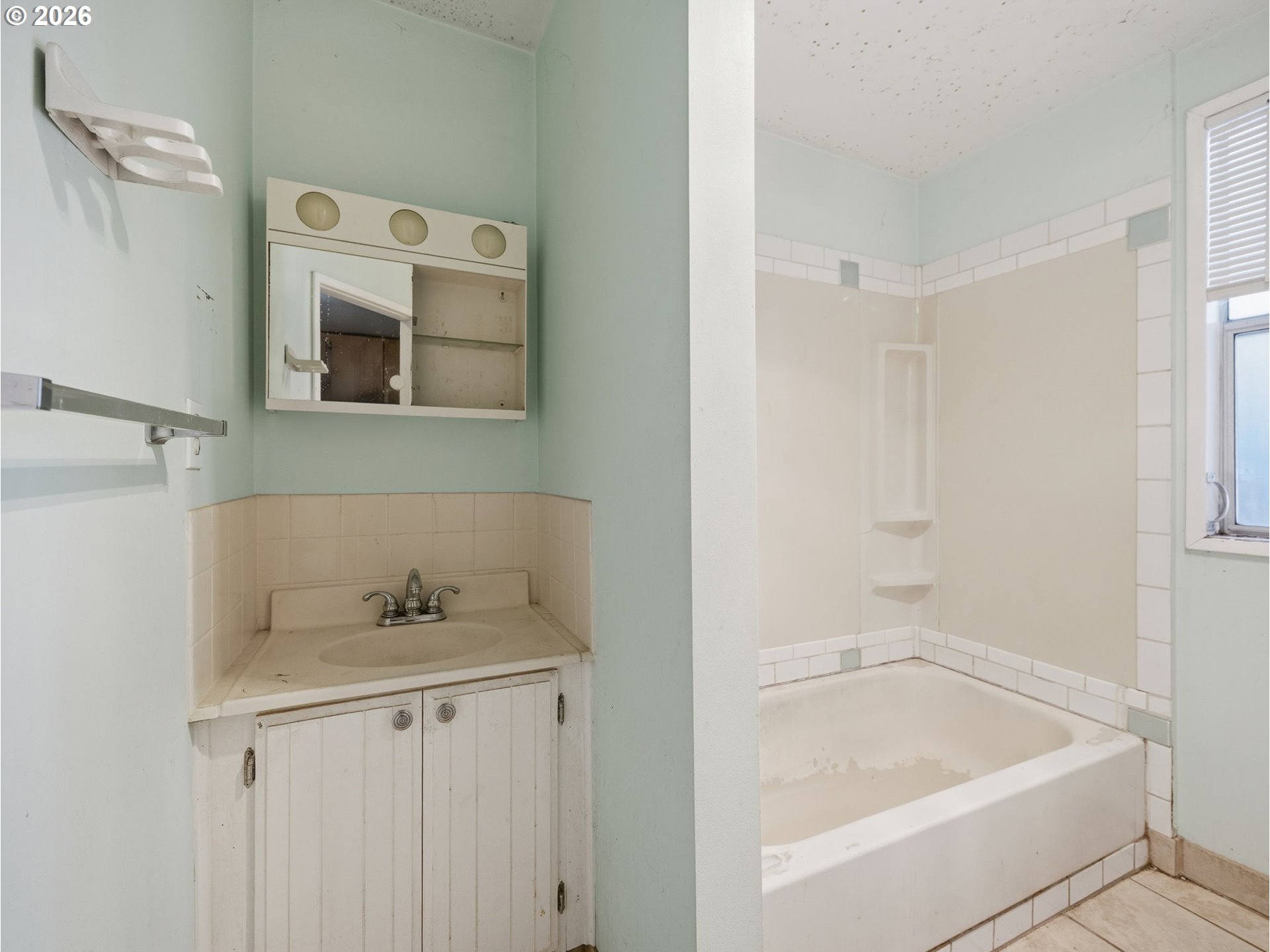 6629 Southeast 64th Avenue Portland, OR 97206 - Photo 14 of 44