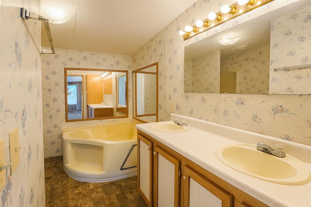 398 Avenue D Point, TX 75472 - Photo 7 of 11