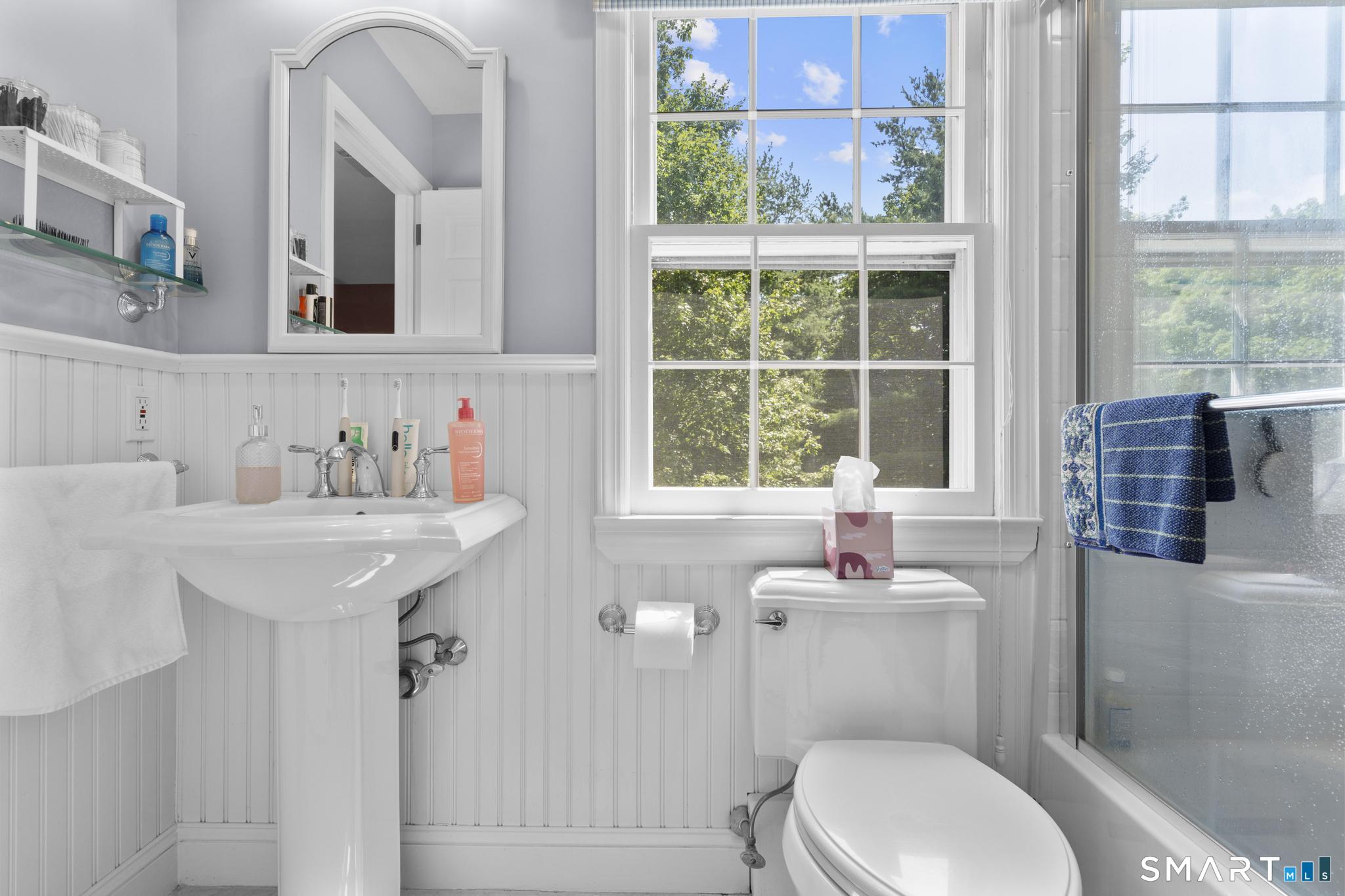 42 Sturbridge Hill Road New Canaan, CT 06840 - Photo 14 of 27