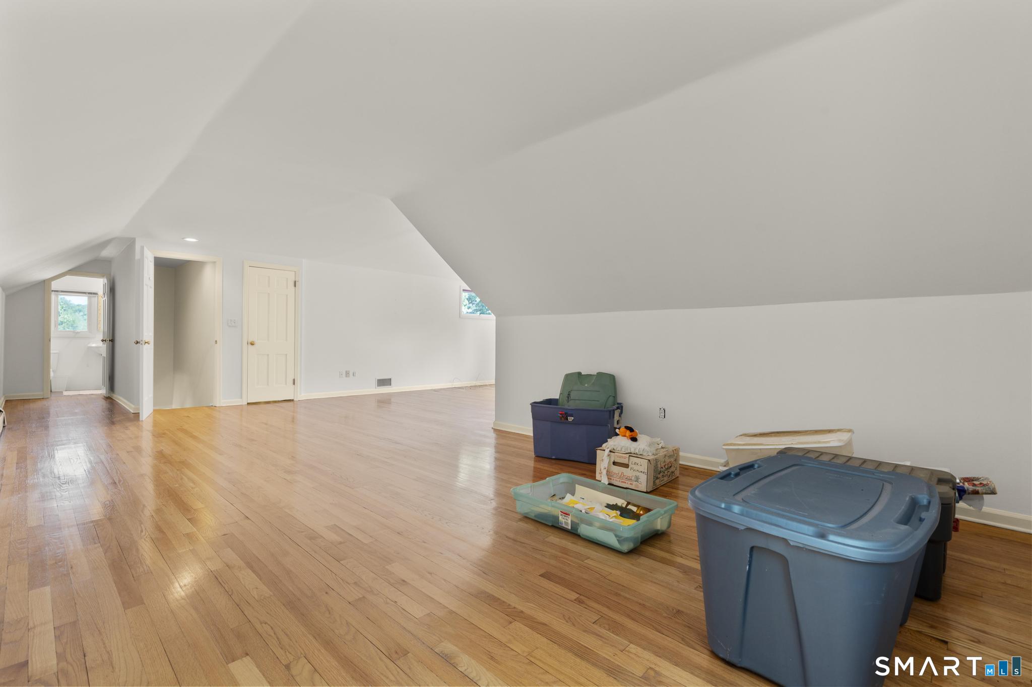 42 Sturbridge Hill Road New Canaan, CT 06840 - Photo 23 of 27