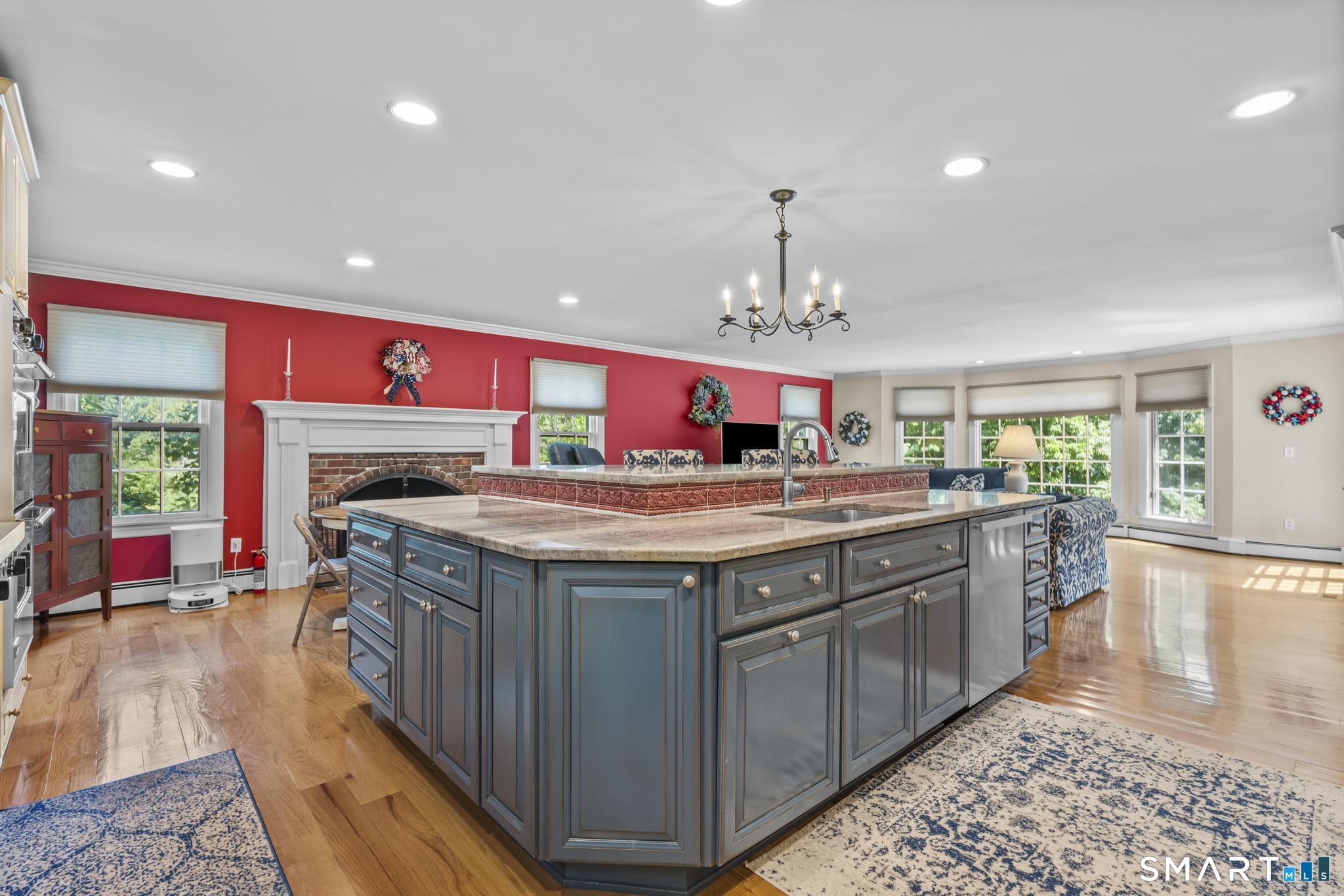 42 Sturbridge Hill Road New Canaan, CT 06840 - Photo 4 of 27