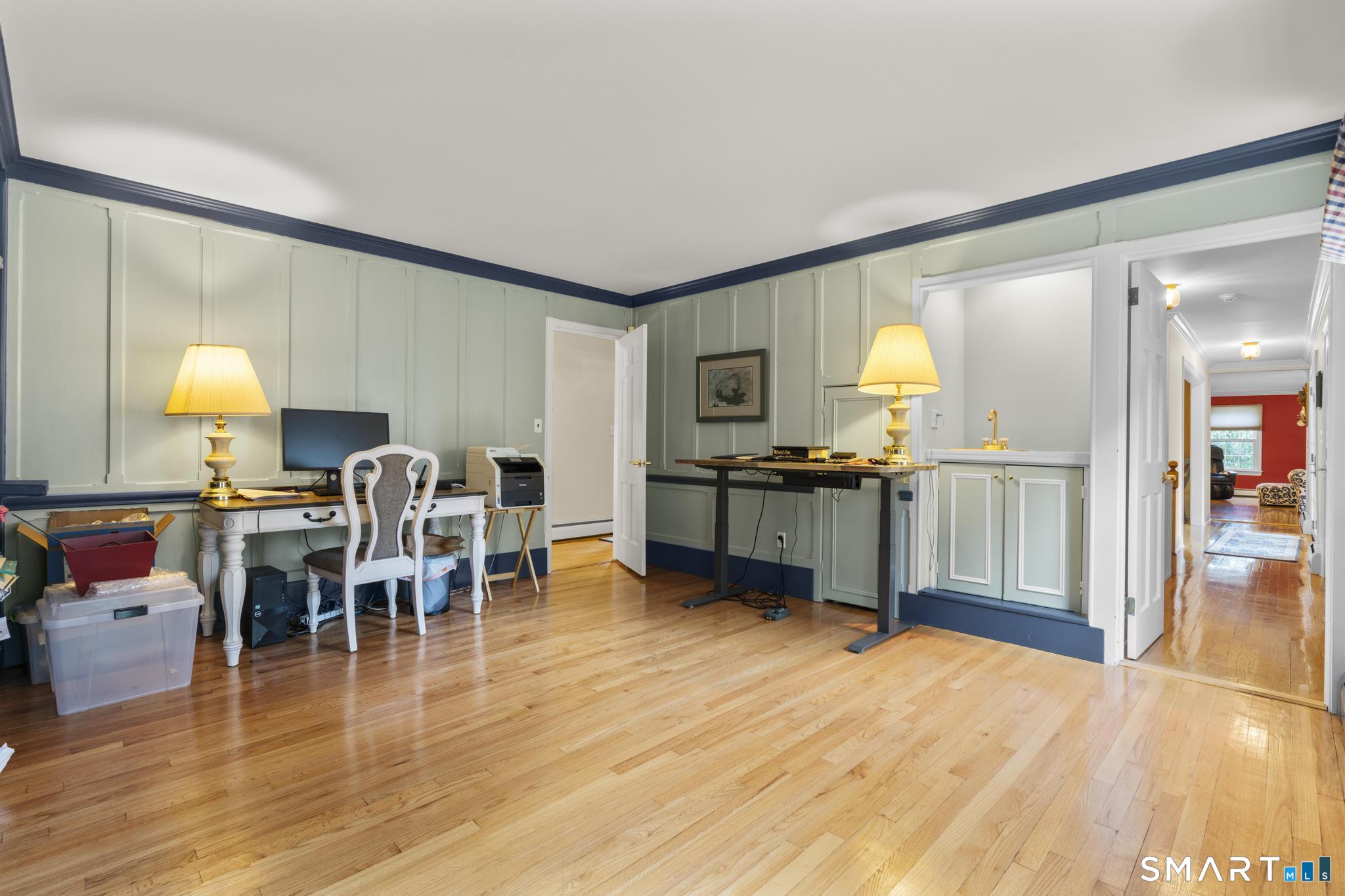 42 Sturbridge Hill Road New Canaan, CT 06840 - Photo 8 of 27