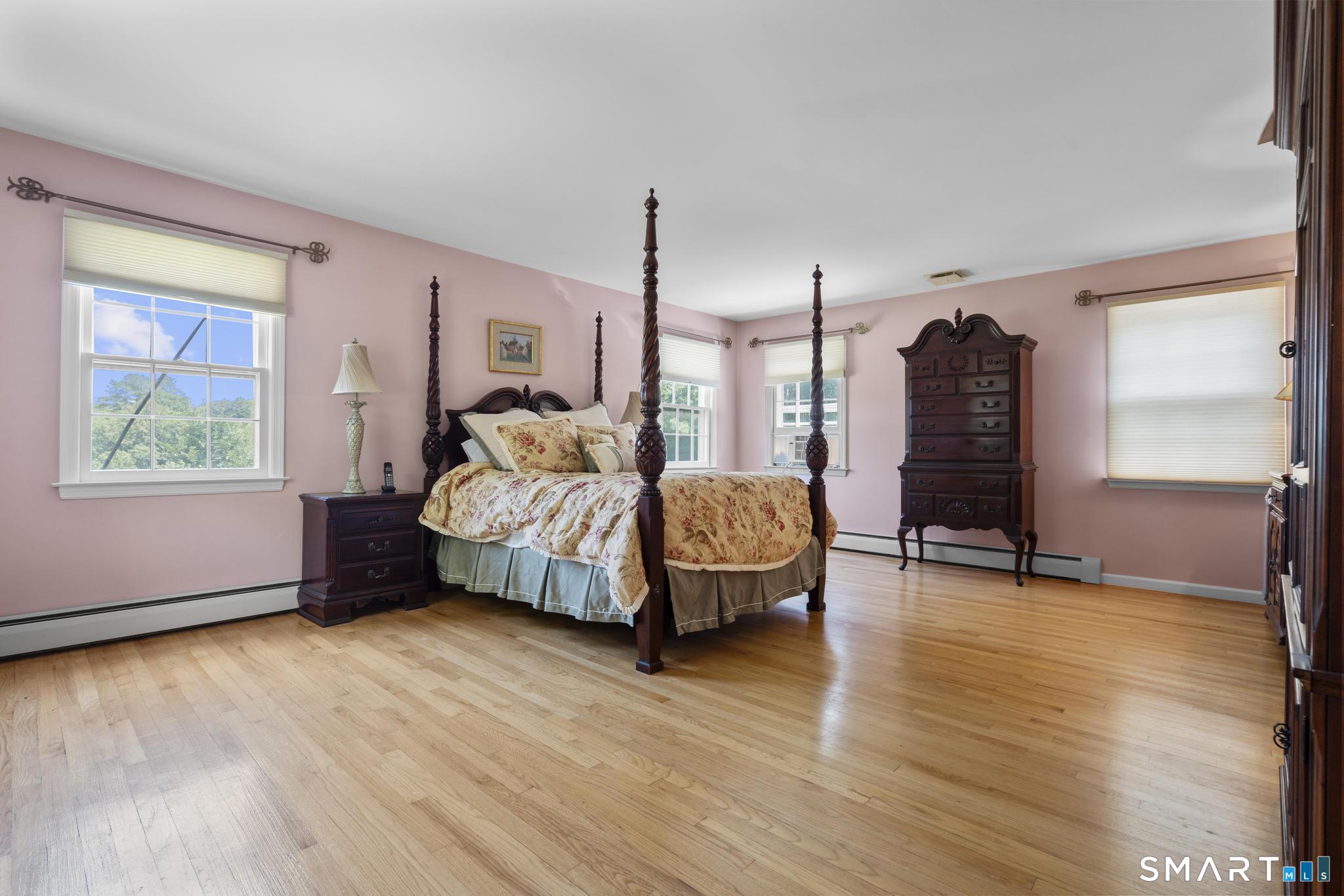 42 Sturbridge Hill Road New Canaan, CT 06840 - Photo 10 of 27