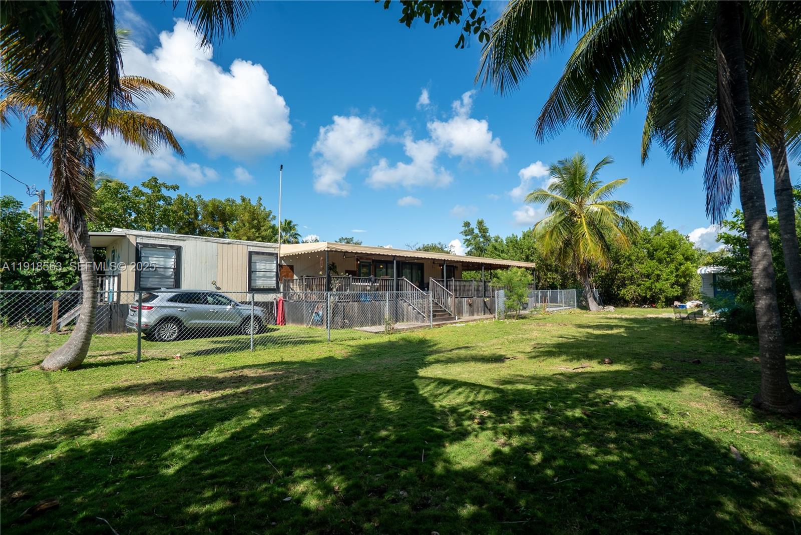 561 Gordon Circle Key Largo, FL 33037 - Photo 20 of 23