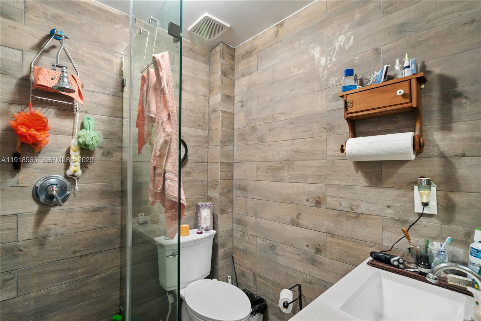 561 Gordon Circle Key Largo, FL 33037 - Photo 10 of 23