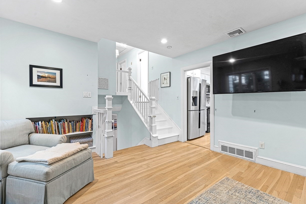 44 Rowena Road Newton, MA 02459 - Photo 3 of 23