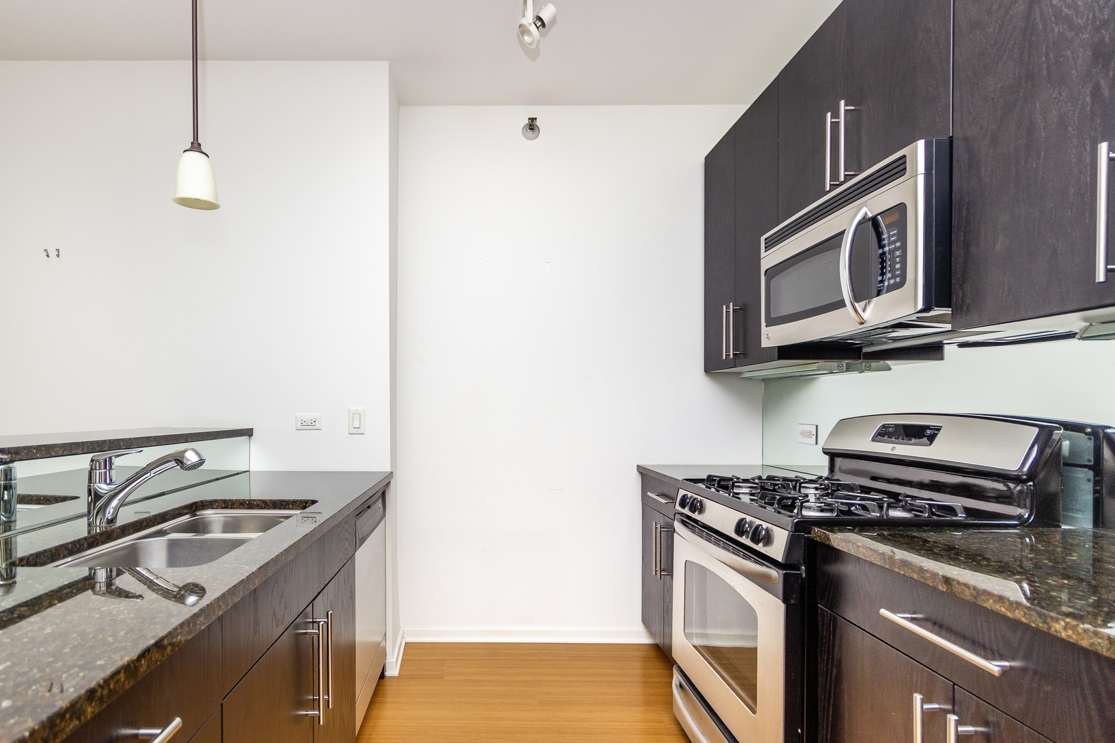 125 South Green Street, Unit 402A Chicago, IL 60607 - Photo 5 of 22