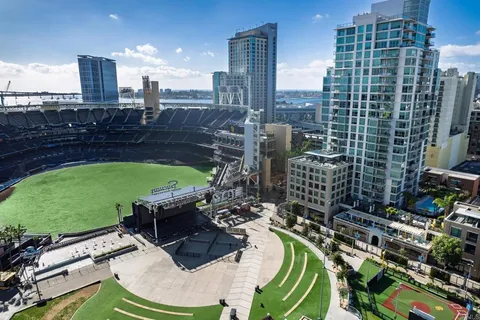 $848,000 | 325 7th Avenue, Unit 1001, San Diego, CA 92101