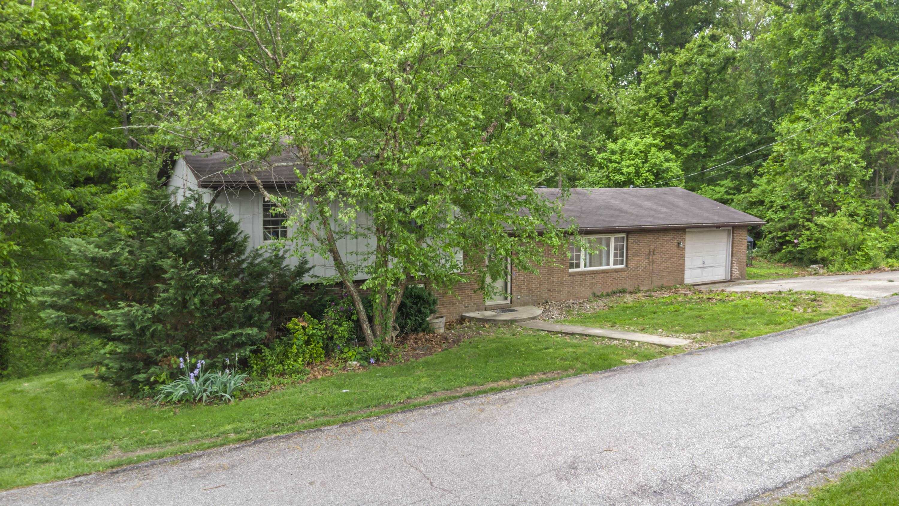 5438 Don Road Ashland, KY 41102 - Photo 2 of 37