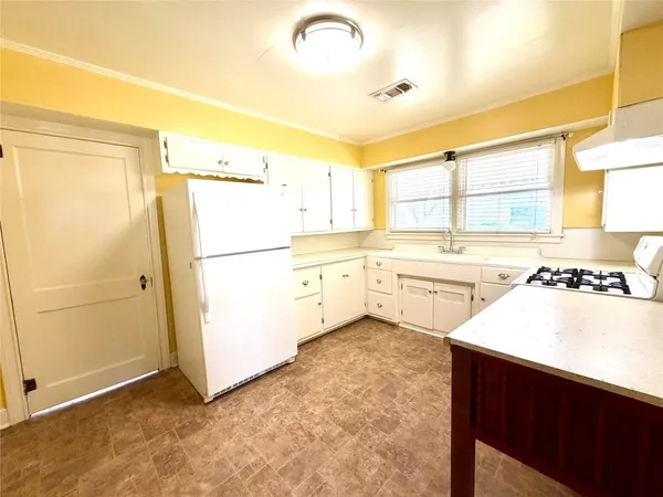 $1,450 | 1104 Marie Street, Brenham, TX 77833