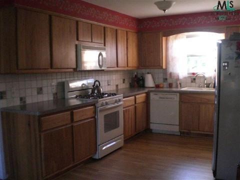 931 Stag Rochester, MI 48309 - Photo 4 of 6 745851-3.JPG