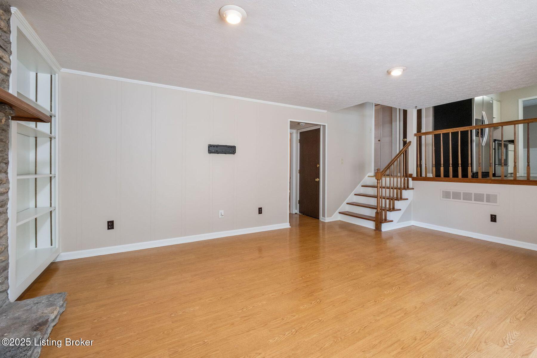 2409 Hayward Road Louisville, KY 40242 - Photo 24 of 45 photo_online_024