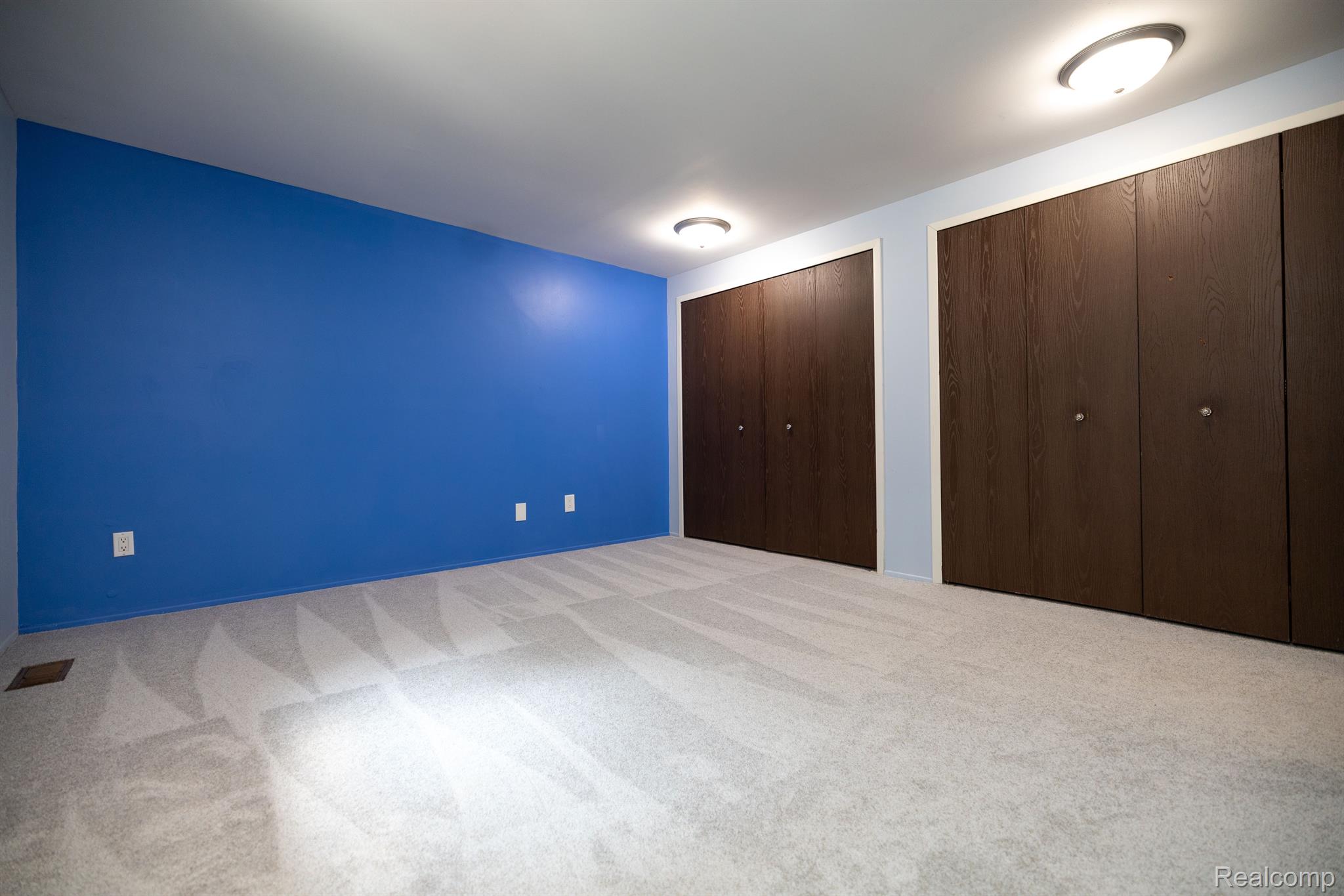 8345 Foster Road Clarkston, MI 48346 - Photo 22 of 50 Expansive Primary Suite with ensuite Bath