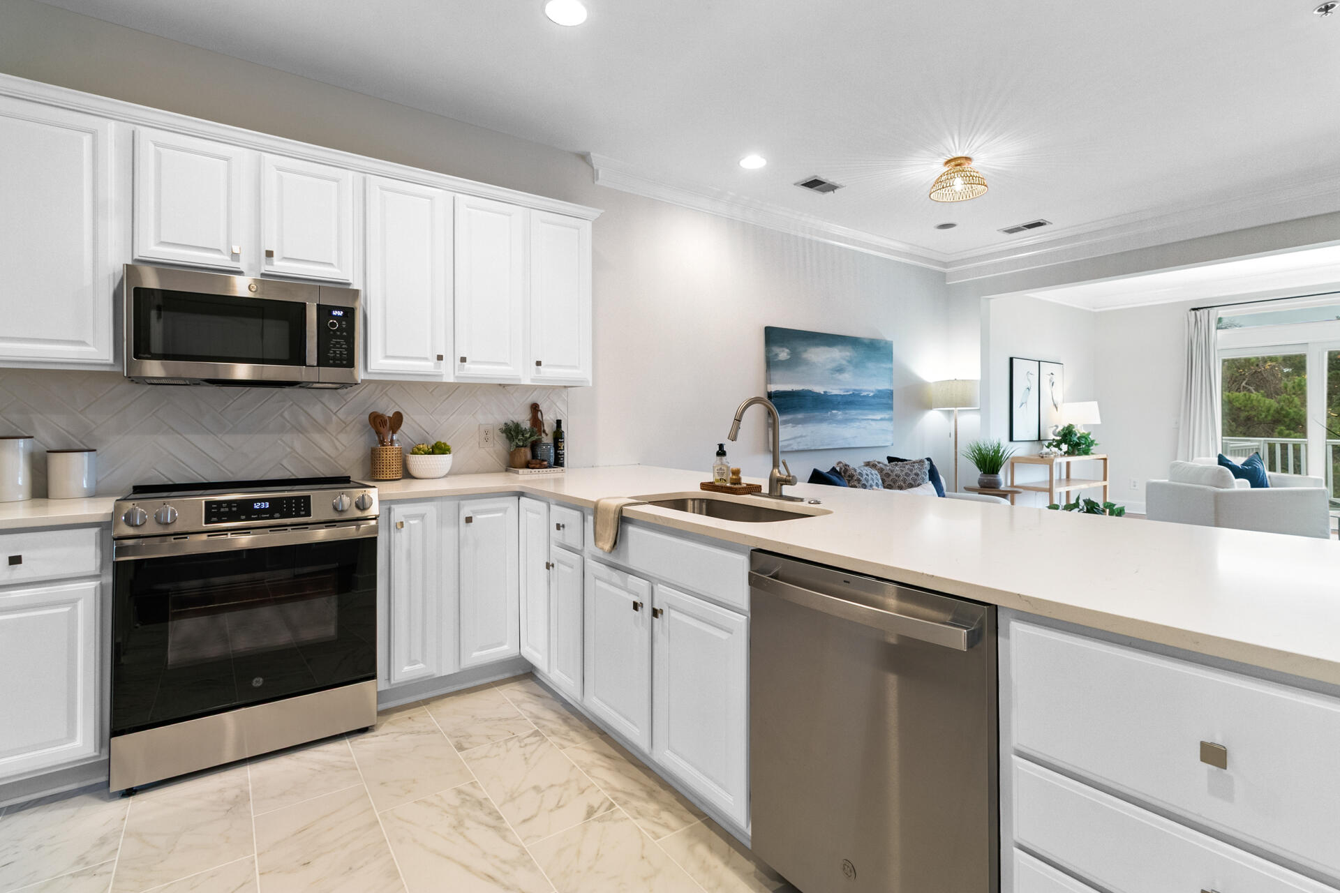 1502 Hopeman Lane Mount Pleasant, SC 29466 - Photo 11 of 49 kitchen