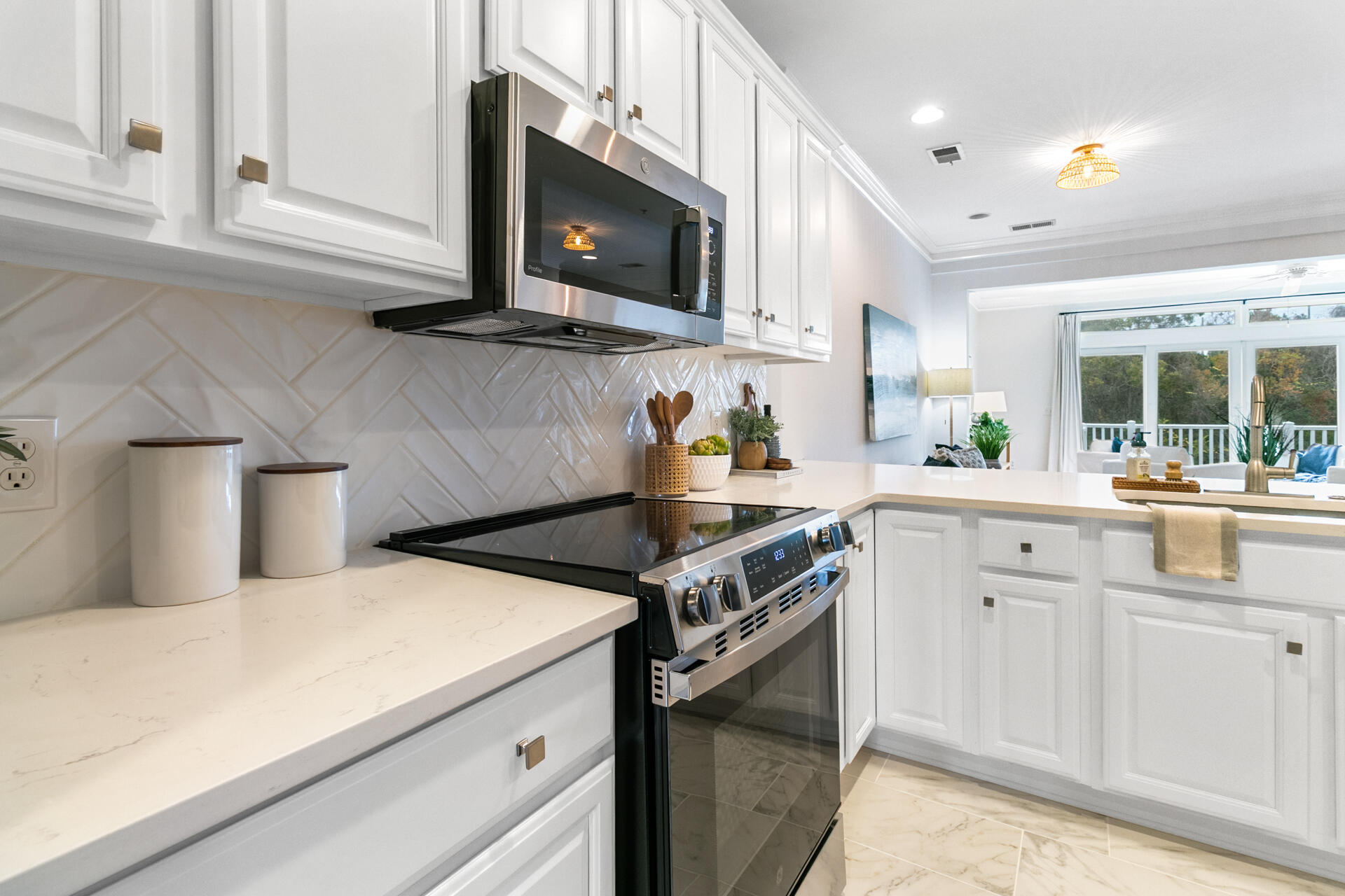 1502 Hopeman Lane Mount Pleasant, SC 29466 - Photo 12 of 49 kitchen