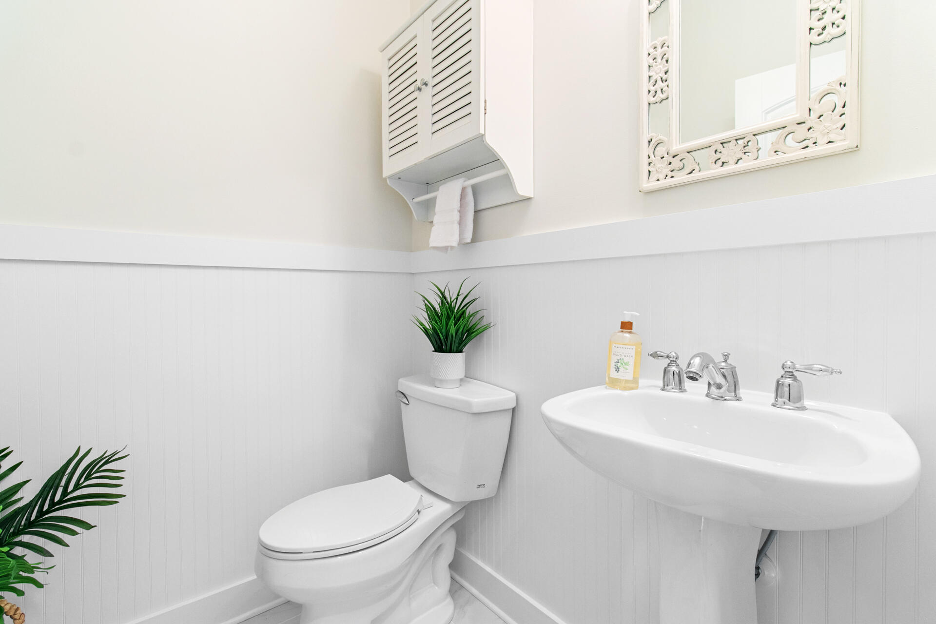 1502 Hopeman Lane Mount Pleasant, SC 29466 - Photo 19 of 49 half bath