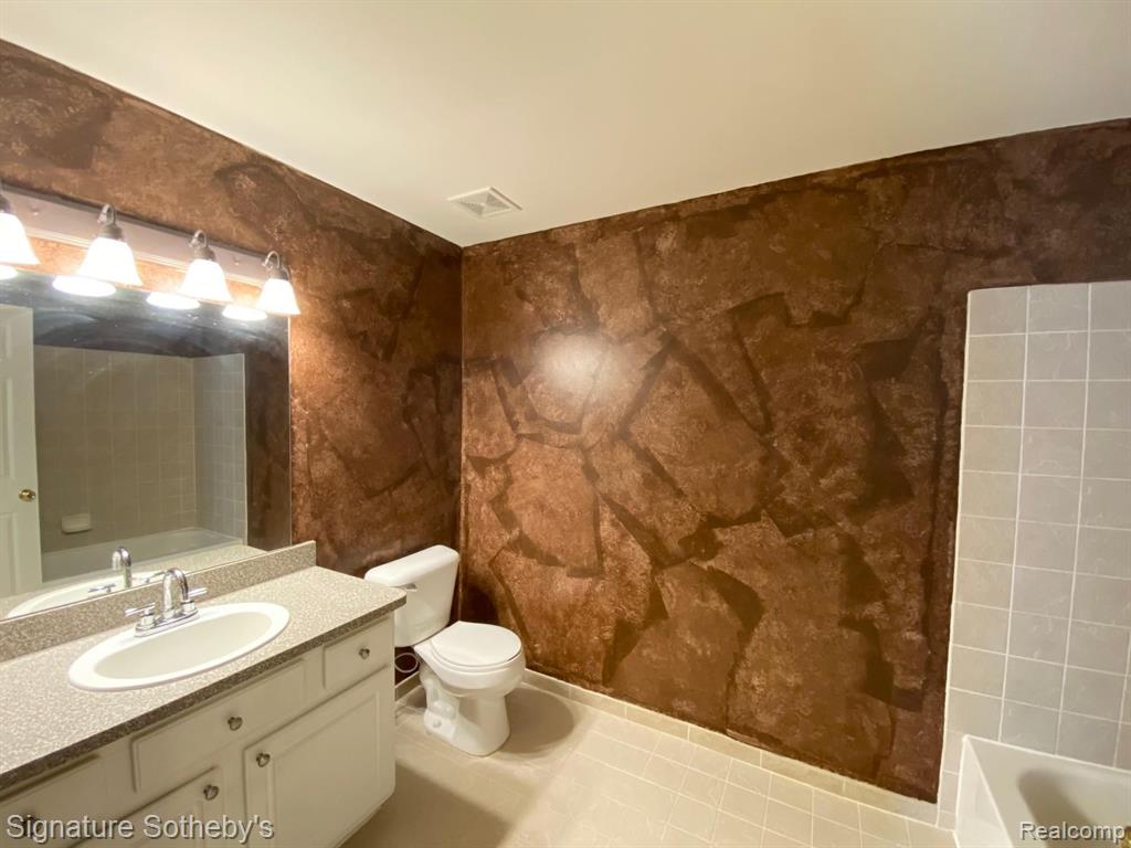 1796 Flagstone Circle Rochester, MI 48307 - Photo 15 of 28 Gallery Image 15