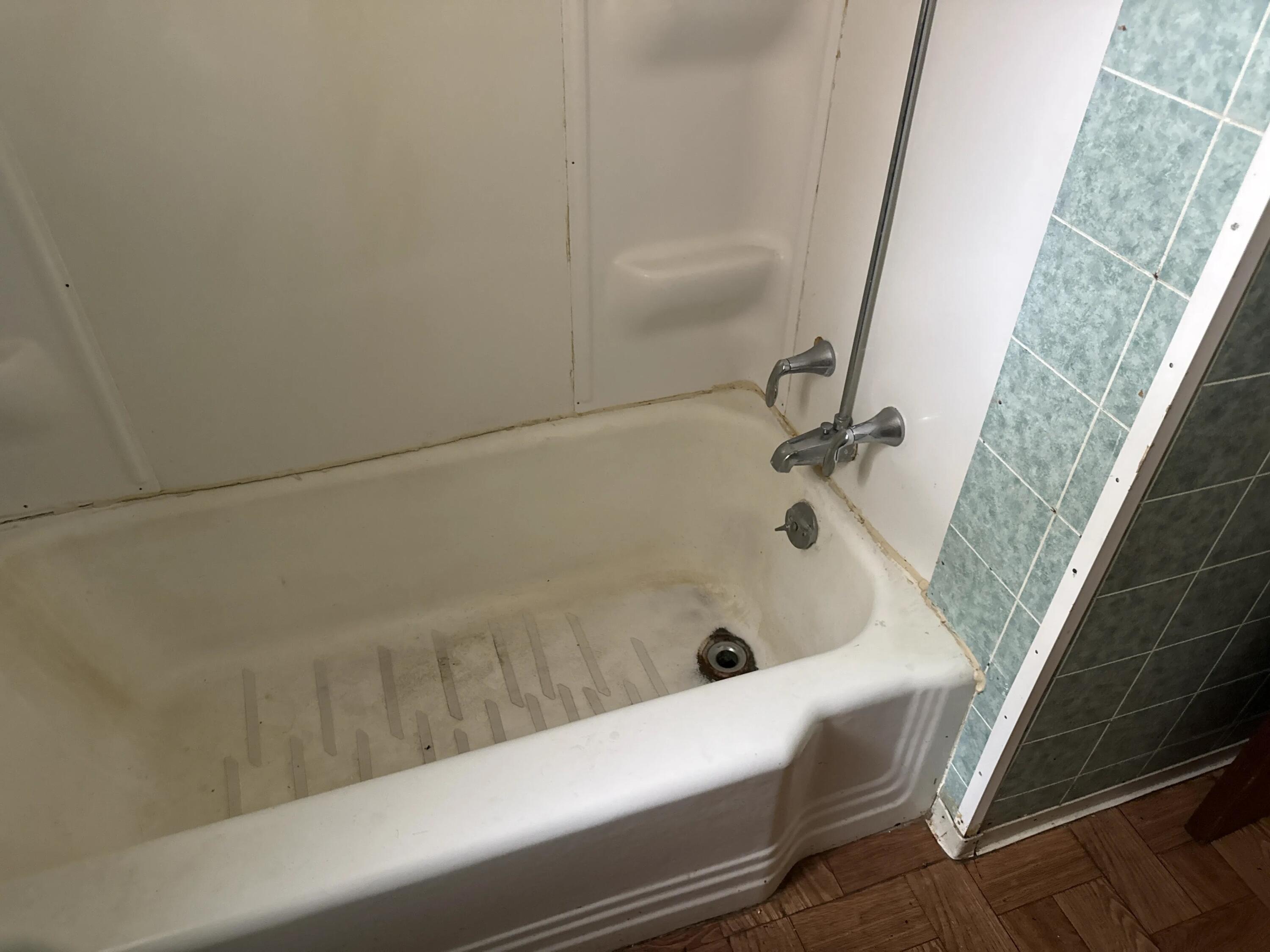 2025 Rupert Boulevard Racine, WI 53405 - Photo 17 of 44 Full Bathroom