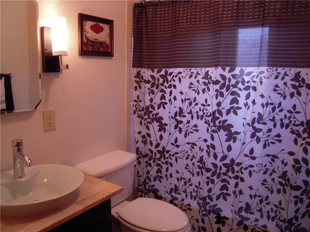 2420 Ruth Street New Castle, PA 16101 - Photo 12 of 18 Full Bath