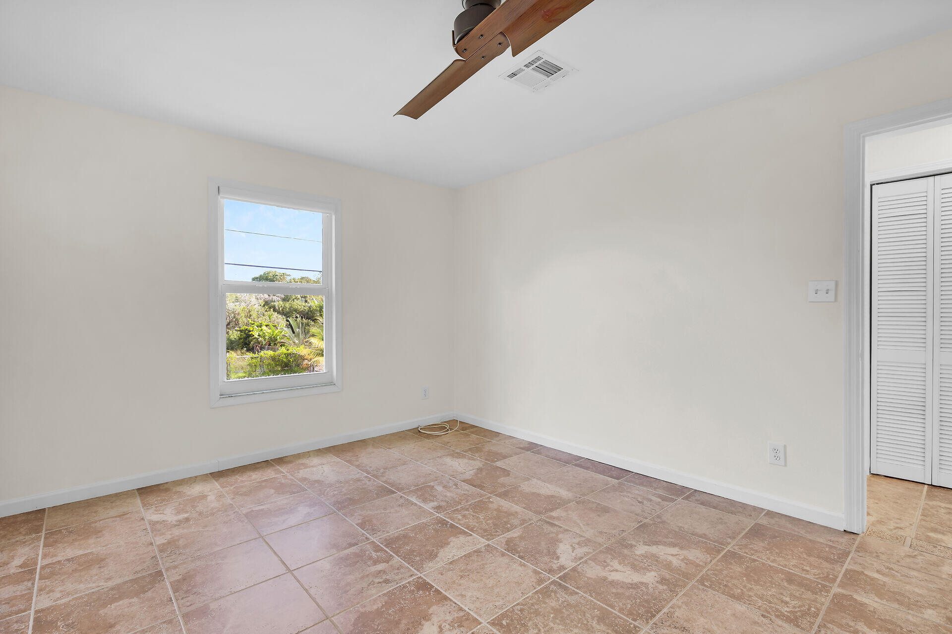 27018 Angelfish Road Summerland Key, FL 33042 - Photo 36 of 48 Master Bedroom